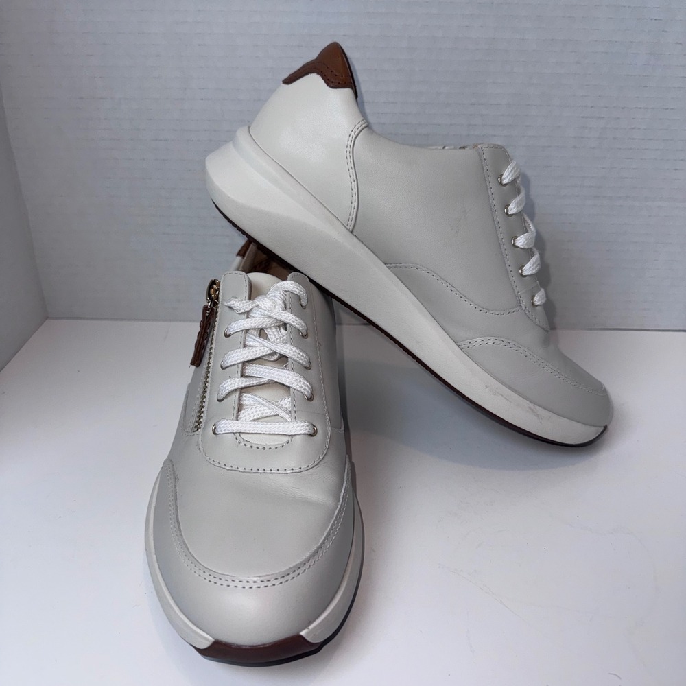 Clarks Un Rio Zip Sneaker Womens 7 Off White Leather Side Zip Artisan Comfort